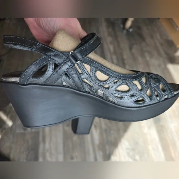 Women's Blue Leather Naot Deluxe Travel Beach Summer Wedge Sandals 5.5US 37 - Picture 9 of 12